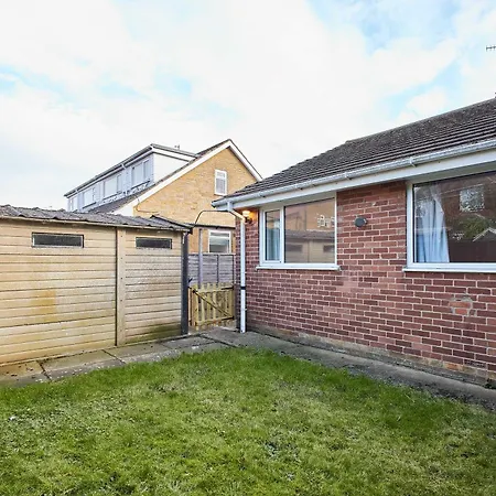 Host & - Spring Gardens 4* Cayton